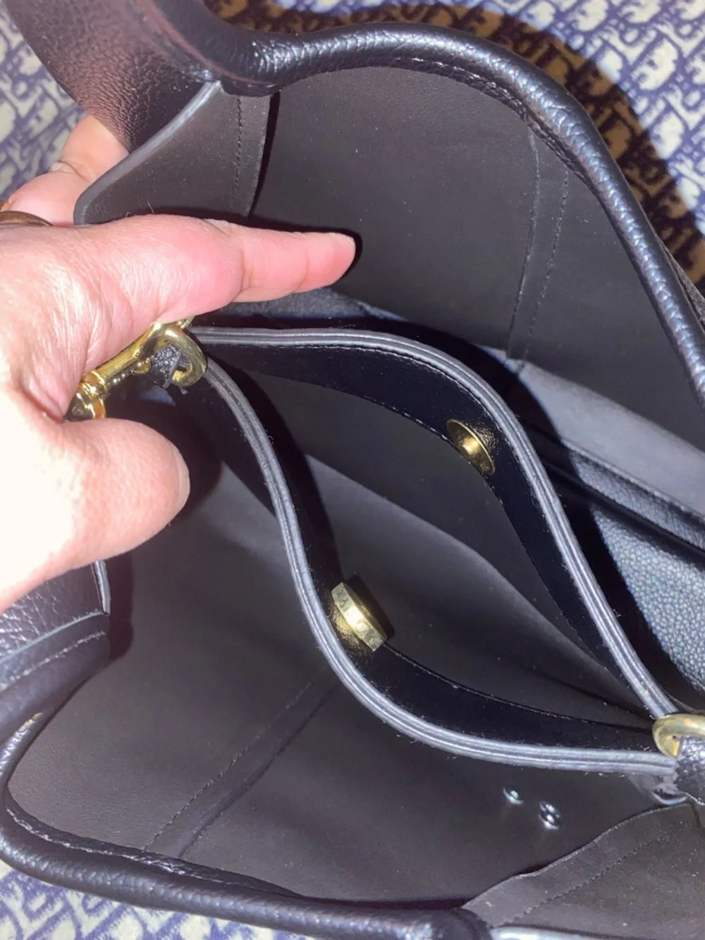 Black Women's Top-Handle Leather Tote - Unbranded - Picture 6 of 7